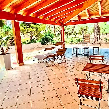 Costanza بيت للعطل باري